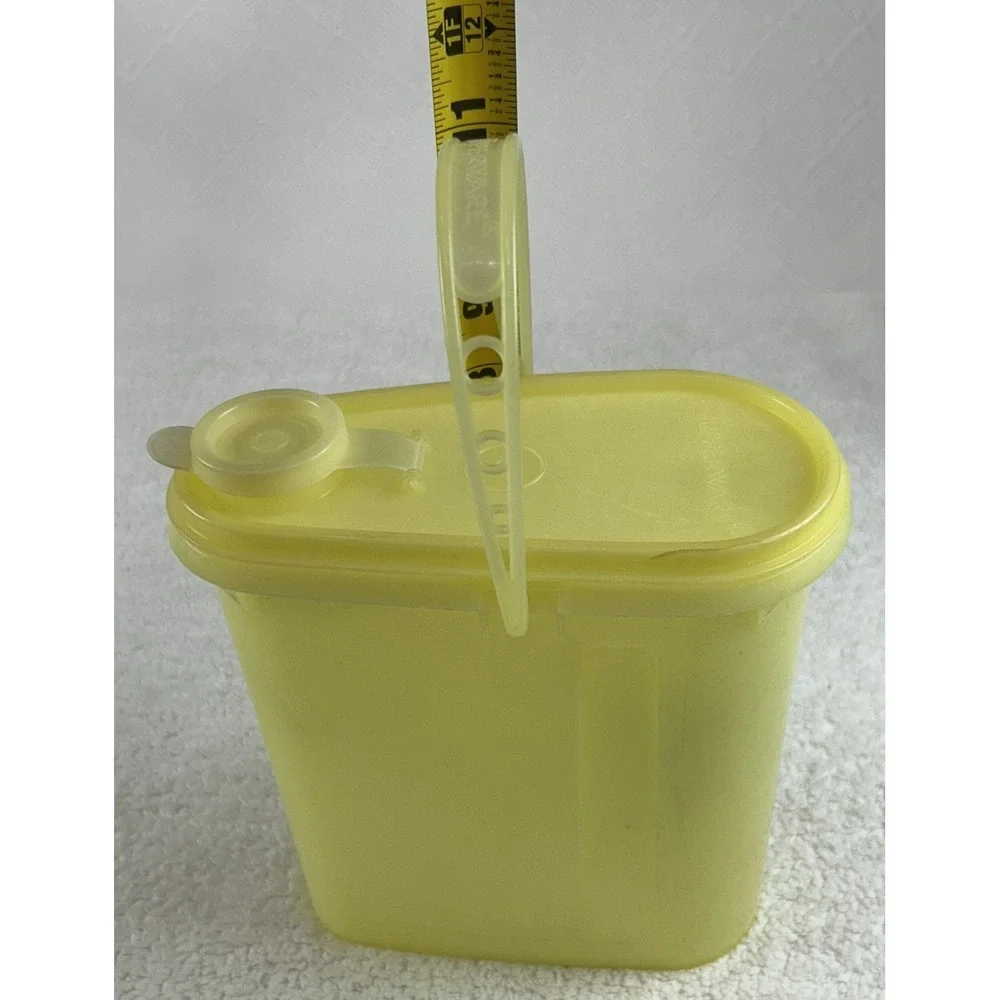 Tupperware vintage 587